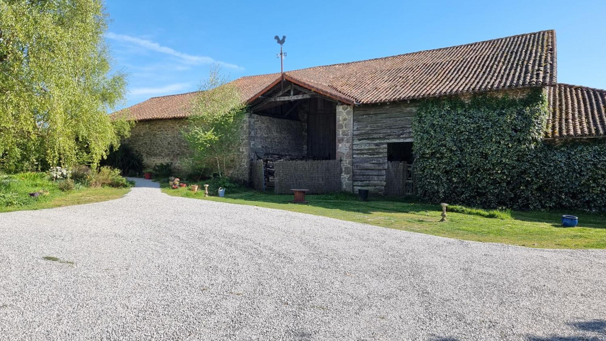 Chambres Et Gite Dans Un Lieu Calme Et Champetre Gourge Les Grippeaux Proche Parthenay Exterior photo